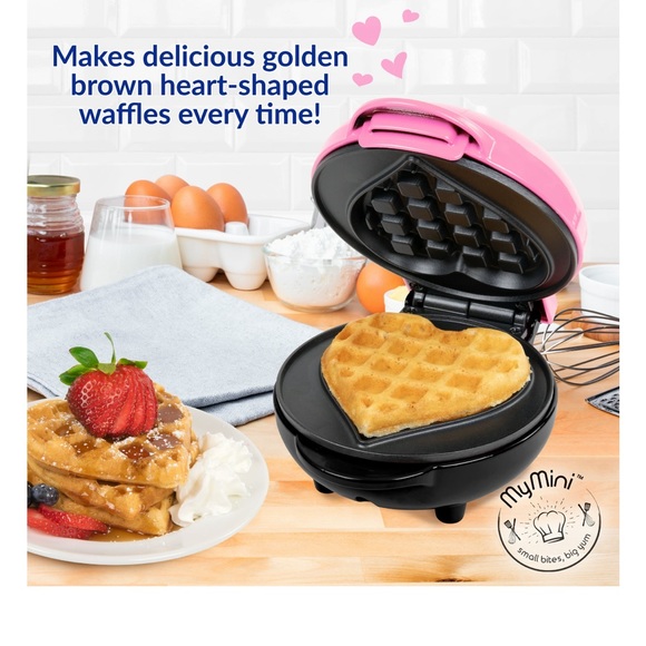 NWT 550 Watts My Mini Heart Waffle Maker - Picture 2 of 3